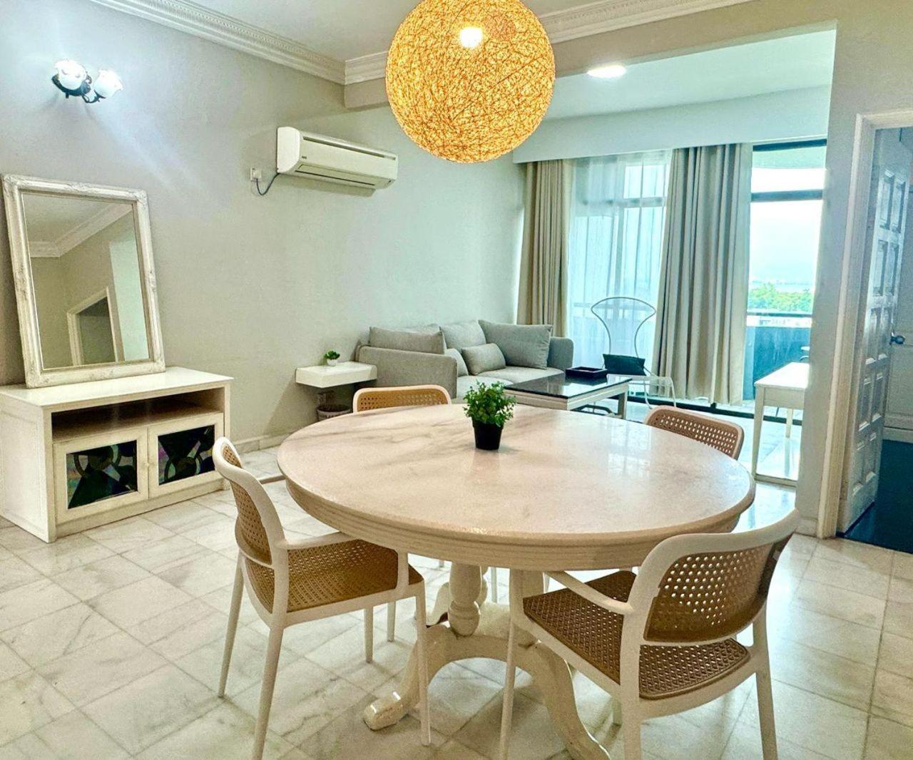 Century Bay Private Residences Sungai Dua Bukit Exterior foto